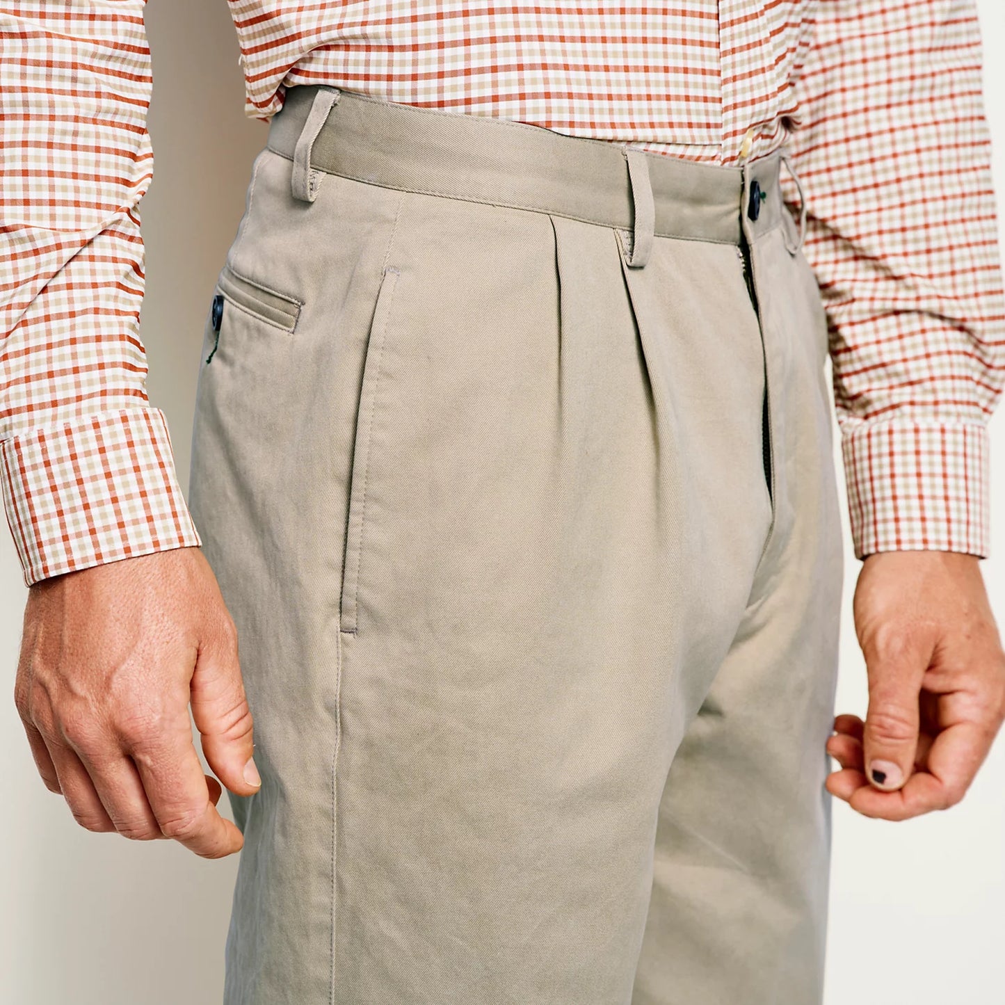 Ultimate Khakis Pleated Front Pants / Orvis