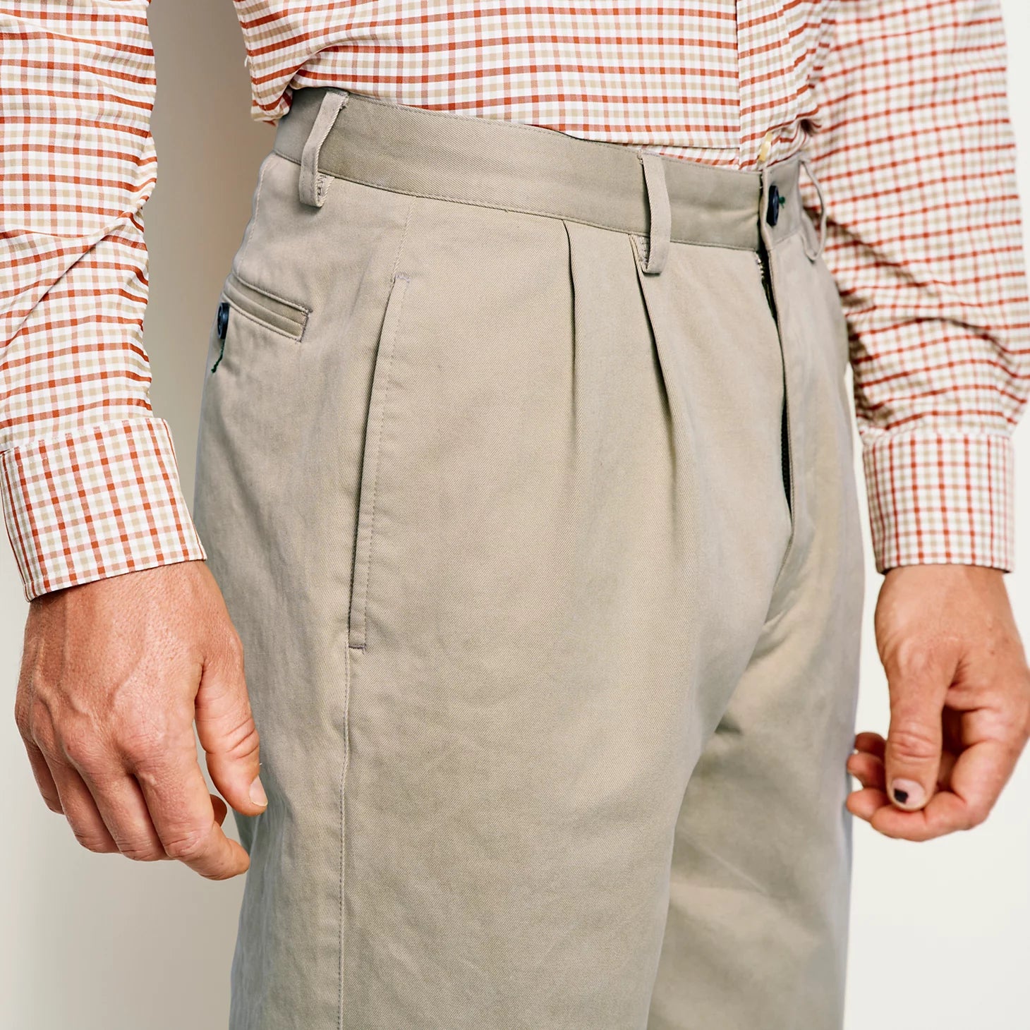 Ultimate Khakis Pleated Front Pants / Orvis
