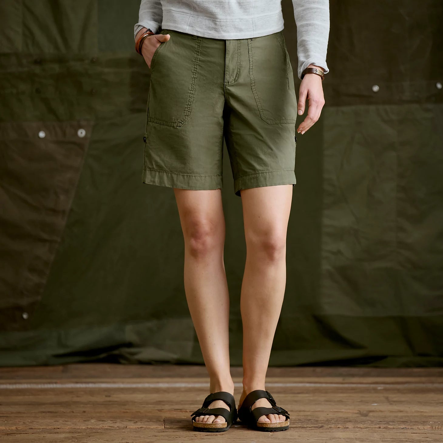 Women's 1856 Stretch Poplin 9" Utility Shorts / Orvis