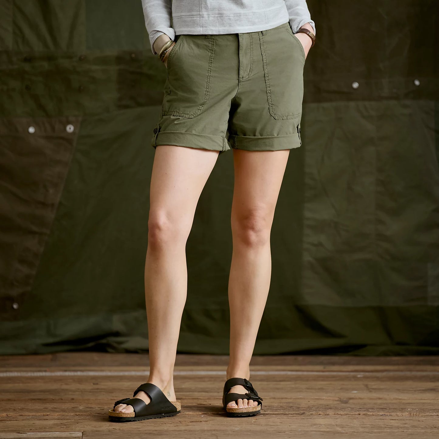 Women's 1856 Stretch Poplin 9" Utility Shorts / Orvis