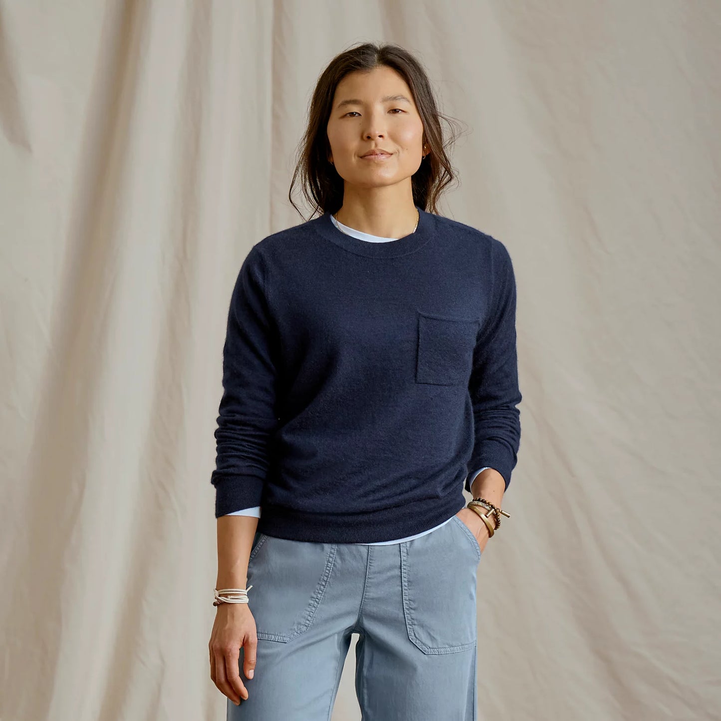 Featherweight Cashmere Crewneck Sweater / Orvis