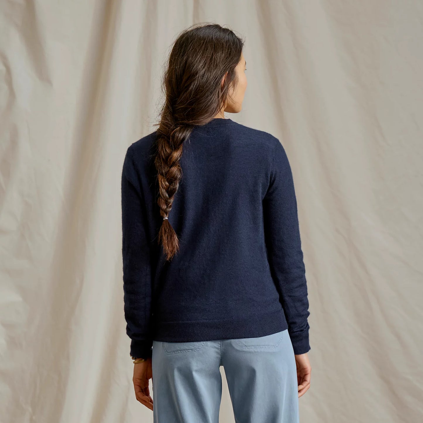 Featherweight Cashmere Crewneck Sweater / Orvis