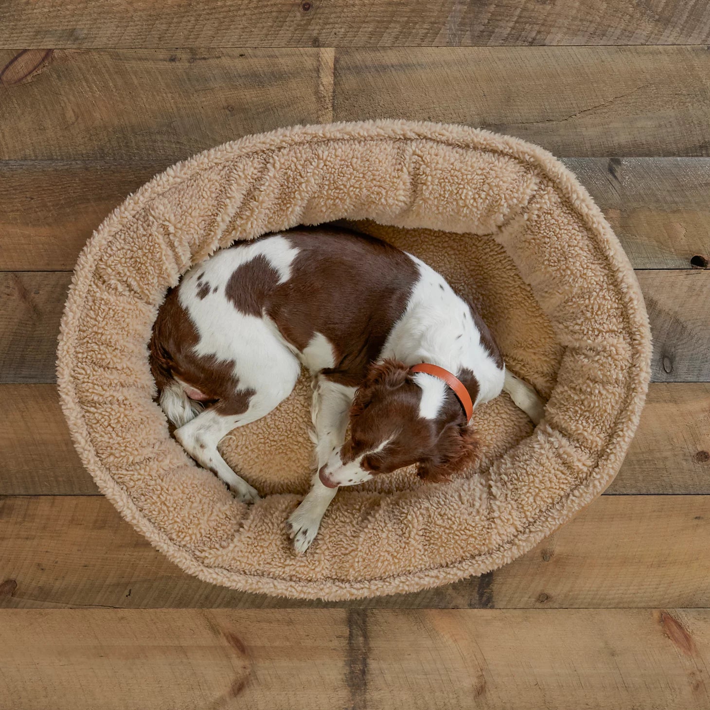 Orvis ComfortFill-Eco™ Wraparound Dog Bed with Fleece / Orvis