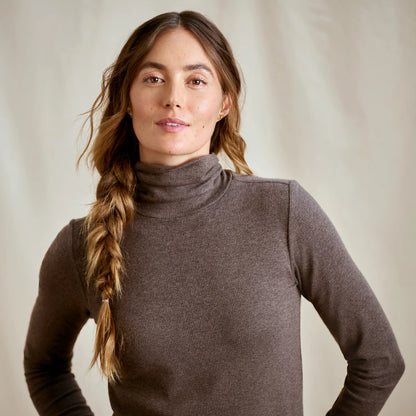 Ribbed Long-Sleeved Turtleneck / Orvis