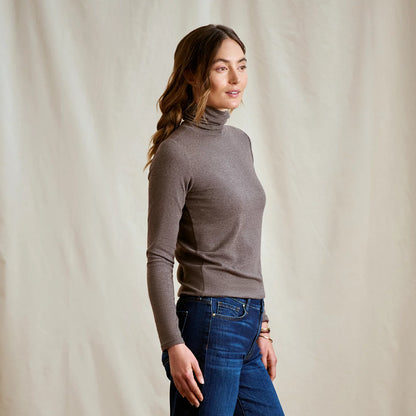 Ribbed Long-Sleeved Turtleneck / Orvis